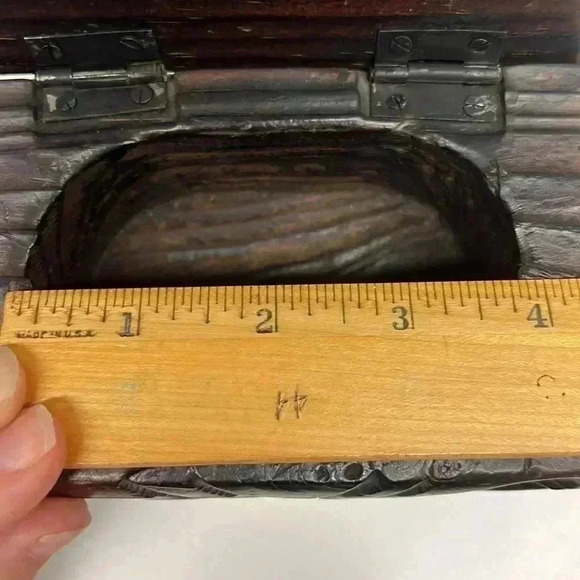 Vintage Lobeco Hand Carved Wooden Box made in Spain - Picture 10 of 11